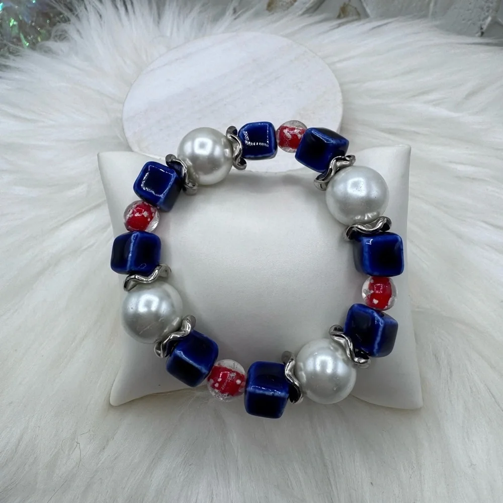 Red White Blue Pearl Beaded Bracelet – Patriotic Stretch Charm Bracelet